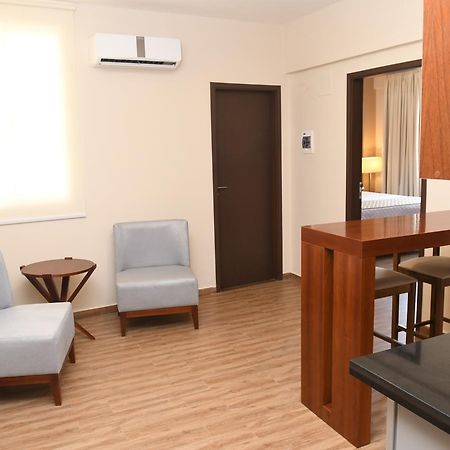 Taos Apart Hotel Santa Cruz de La Sierra Zewnętrze zdjęcie