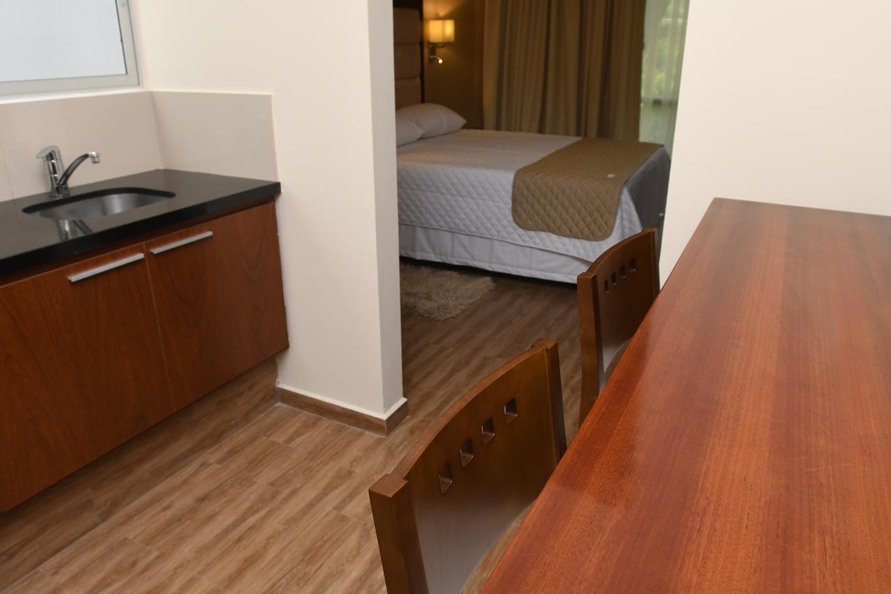 Taos Apart Hotel Santa Cruz de La Sierra Zewnętrze zdjęcie