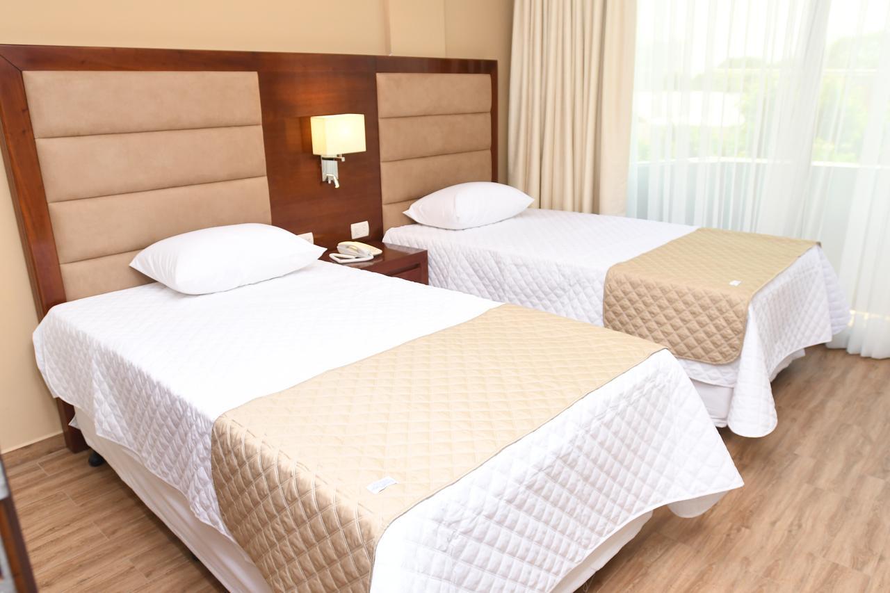 Taos Apart Hotel Santa Cruz de La Sierra Zewnętrze zdjęcie